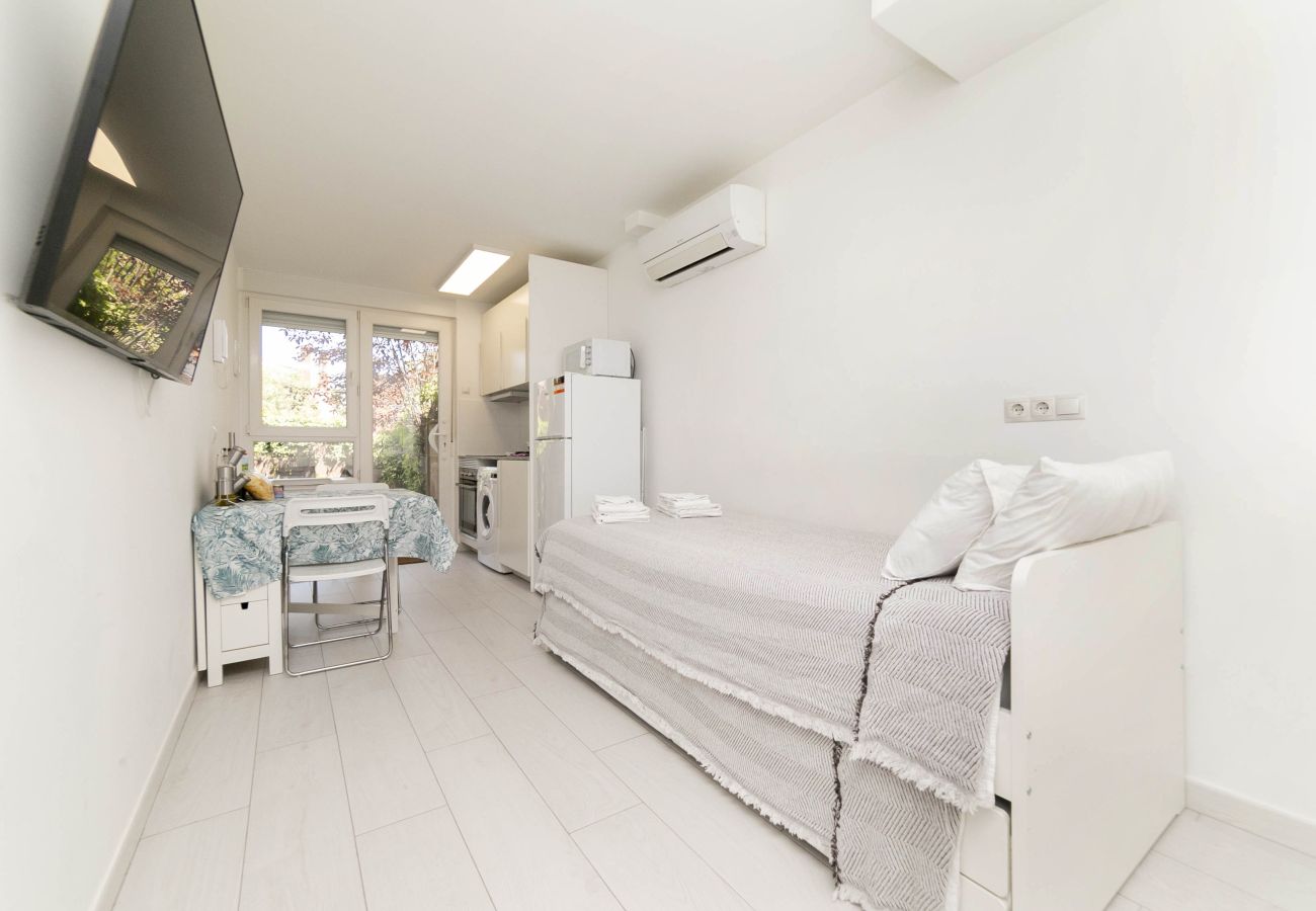 Estudio en Coslada - Apartamento con jardín privado