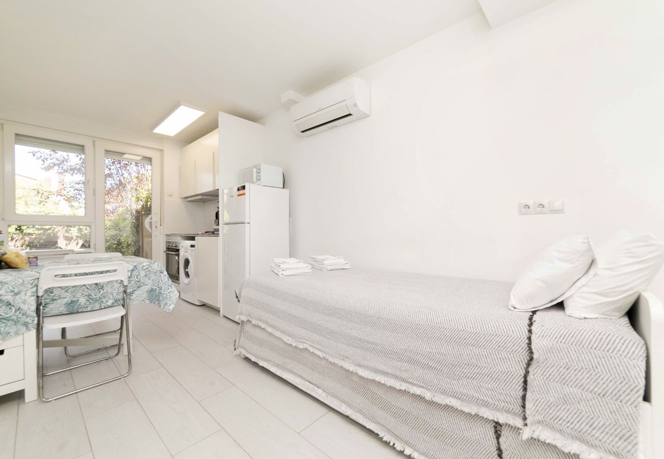 Estudio en Coslada - Apartamento con jardín privado