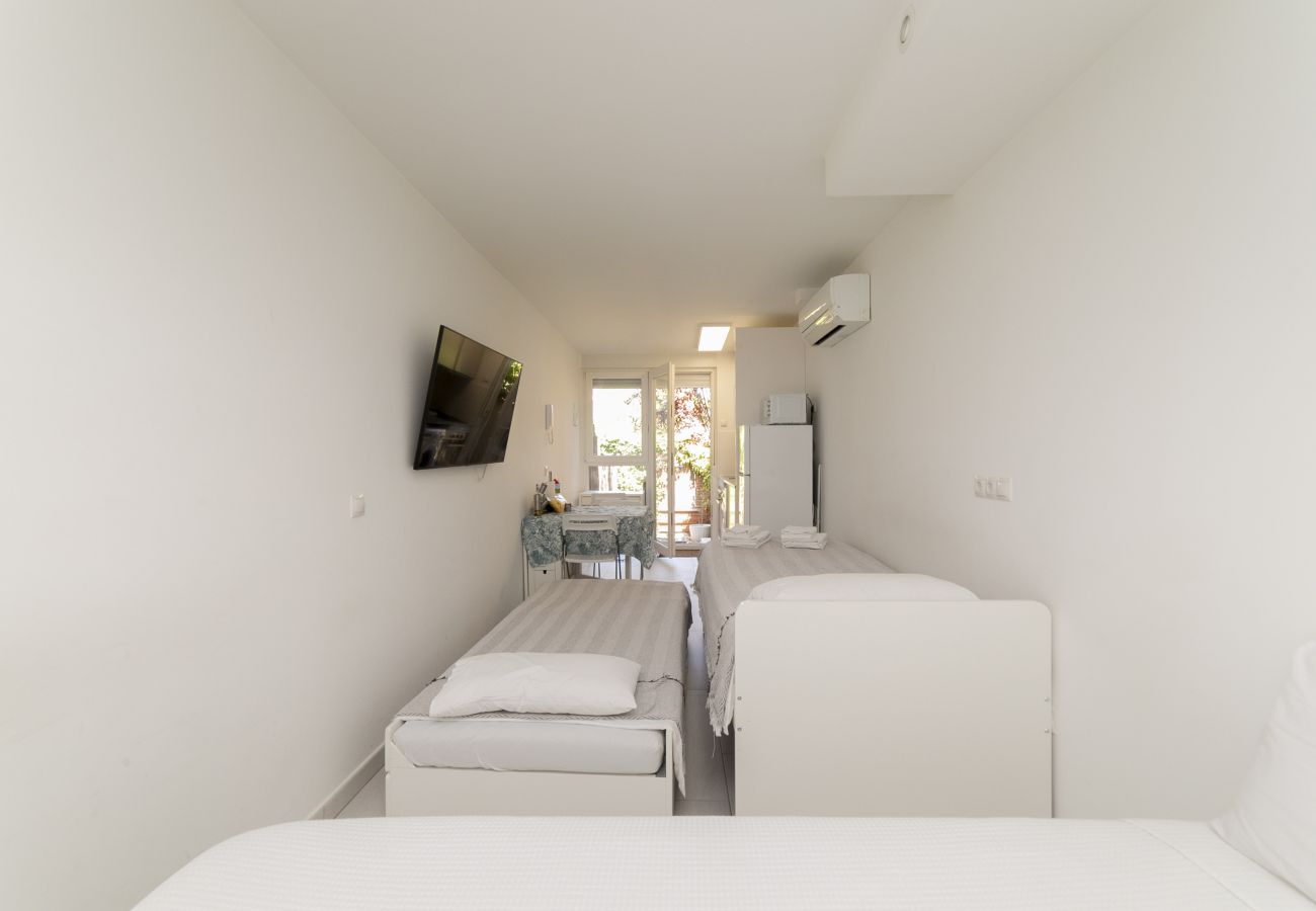 Estudio en Coslada - Apartamento con jardín privado