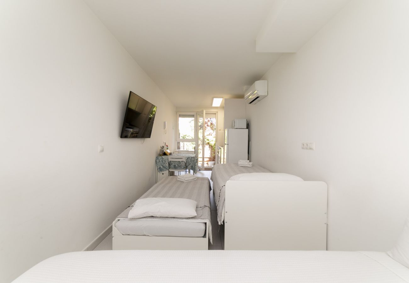 Estudio en Coslada - Apartamento con jardín privado