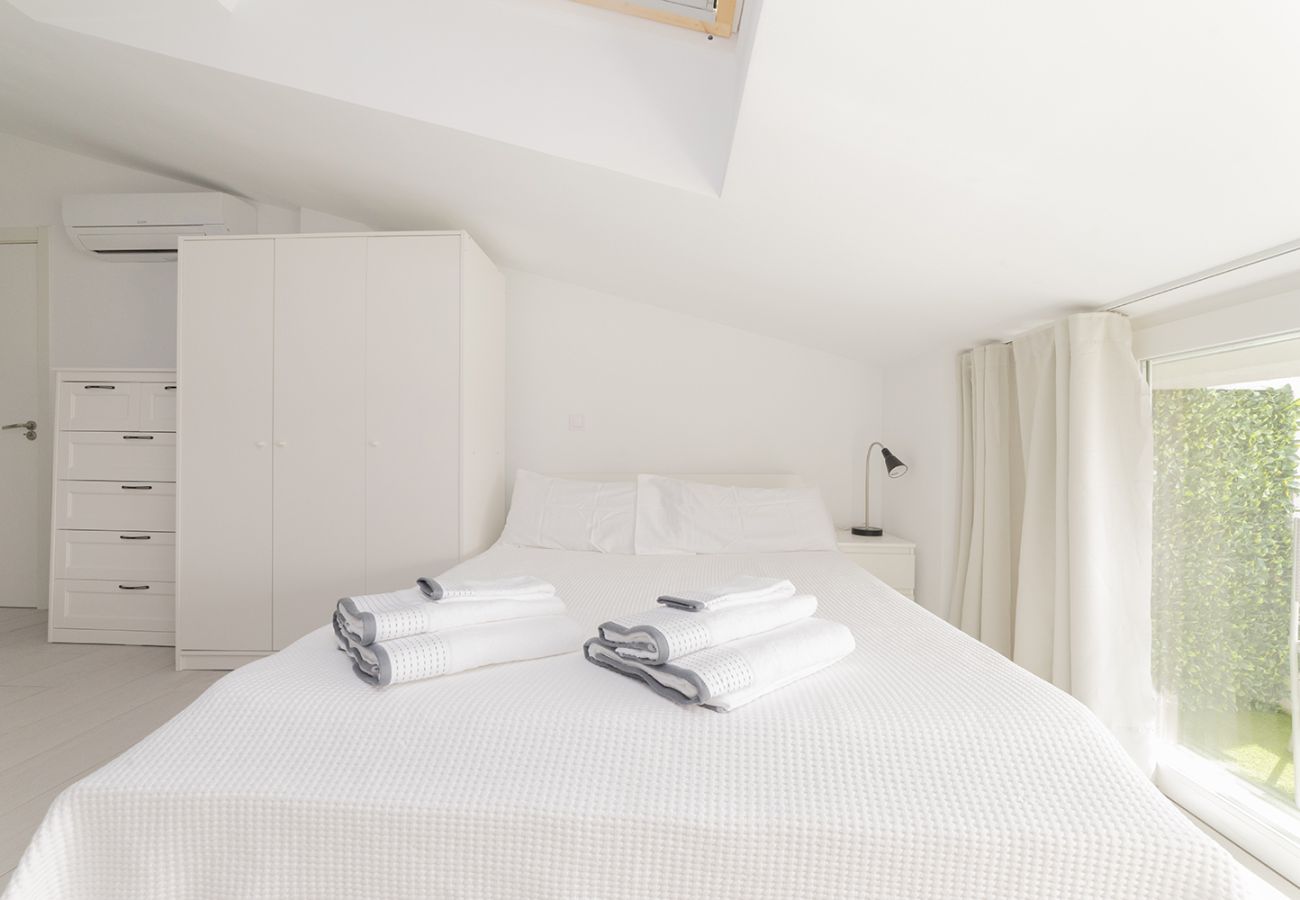Estudio en Coslada - Buhardilla con terraza acogedora