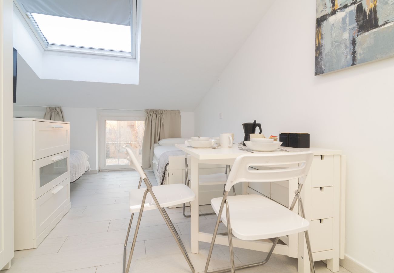 Estudio en Coslada - Lovely Attic