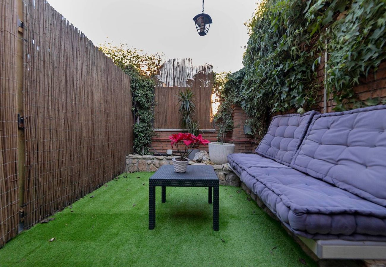 Studio in Coslada - Private garden apartment 