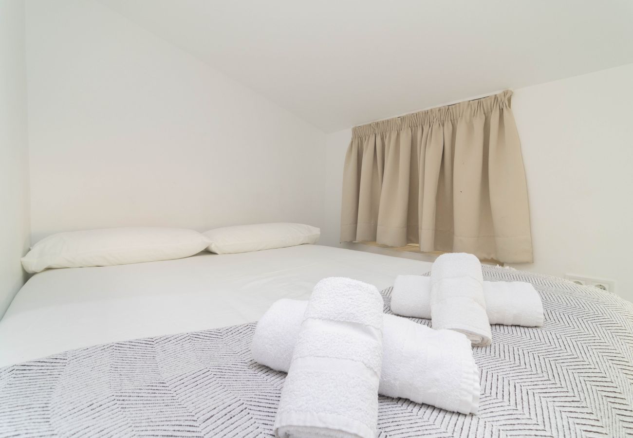 Studio in Coslada - Lovely Attic