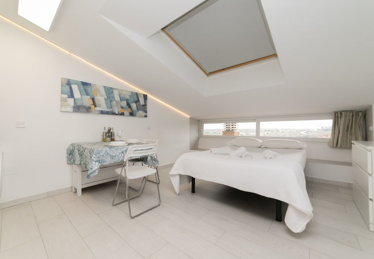 Studio in Coslada - Enchanted Attic