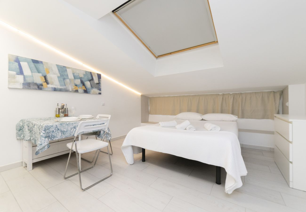 Studio in Coslada - Enchanted Attic